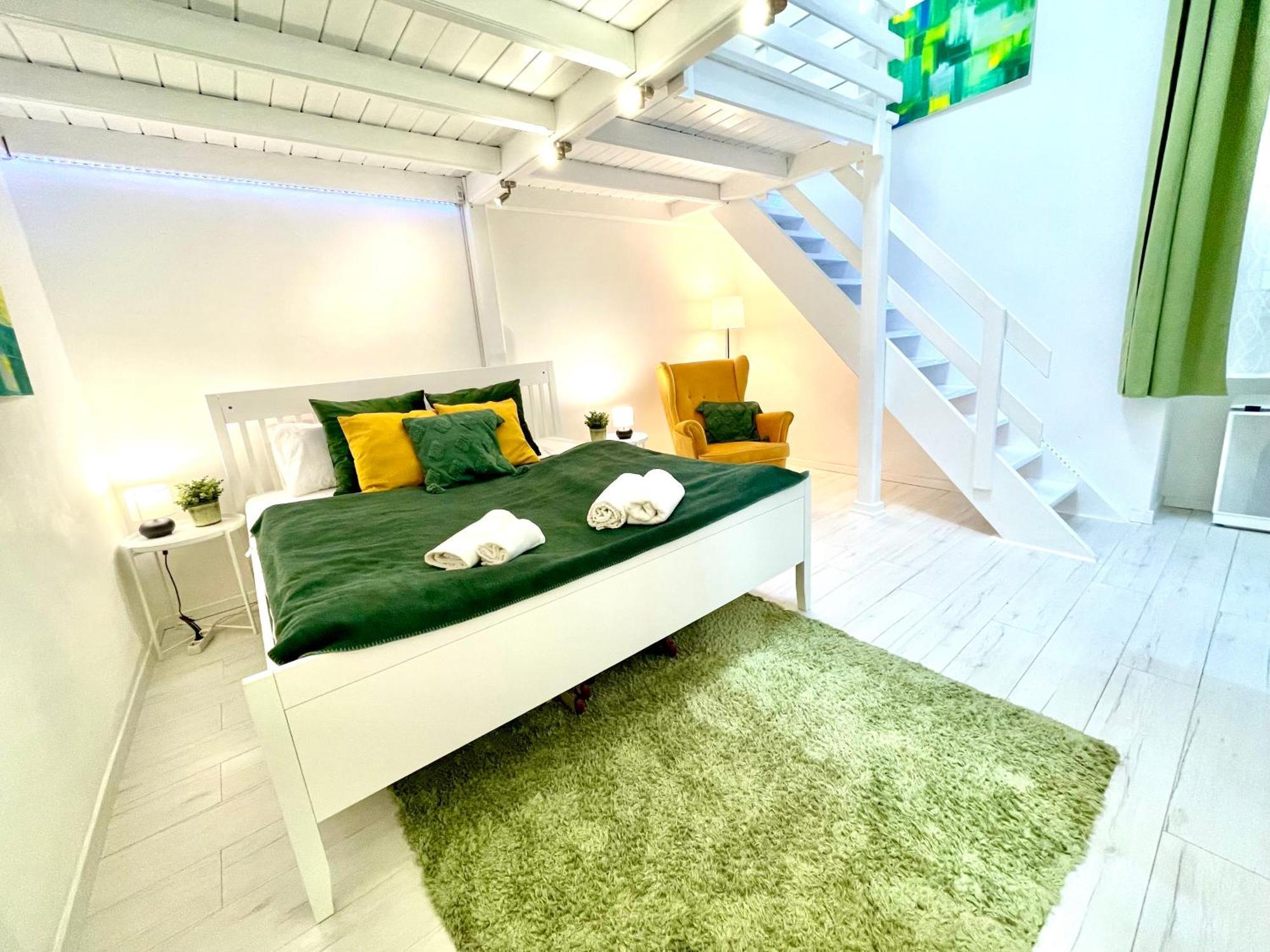 Teresian Apartment Near The Andrassy Street Free Air Conditioner Free Coffee 布达佩斯 外观 照片